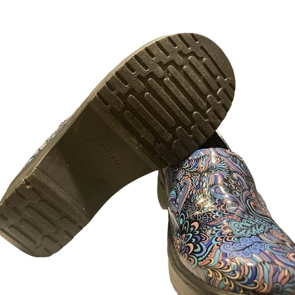 Easy street clogs multi color paisley design women’s size‎ 8 wide. - Picture 2 of 4
